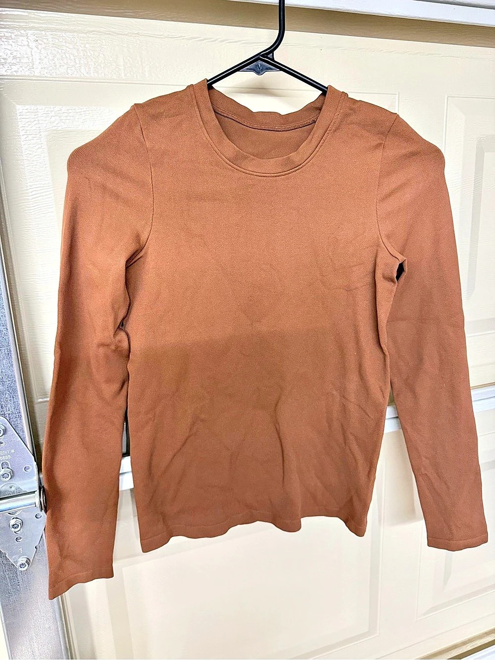 Long Sleeve Top in Brown Size Small